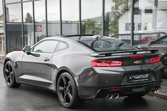 Chevrolet Camaro view 5
