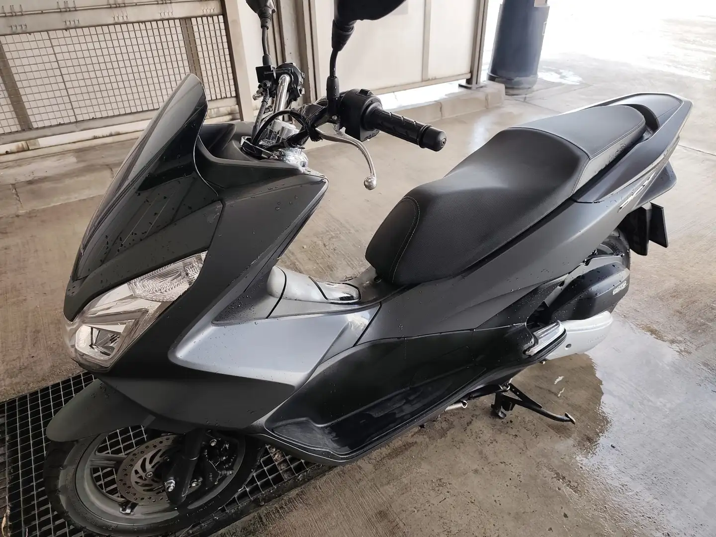 Honda PCX 125 Gris - 2