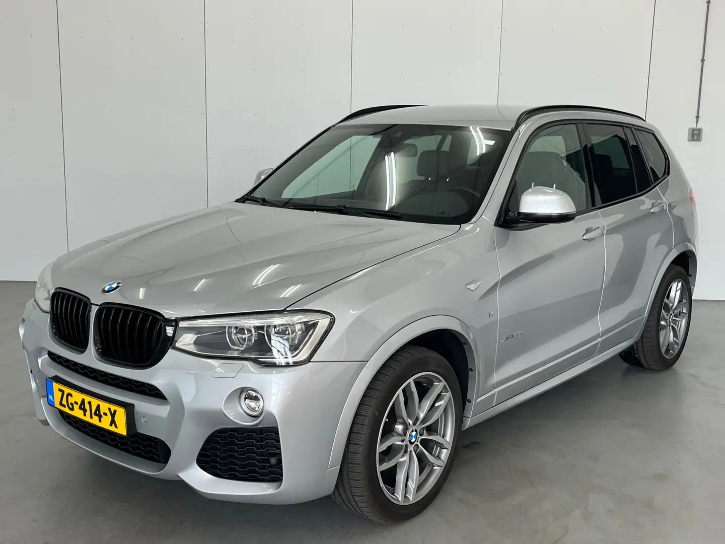 BMW X3 XDrive30d High Executive / M-Sport / Head-Up / Cam Grijs - 1