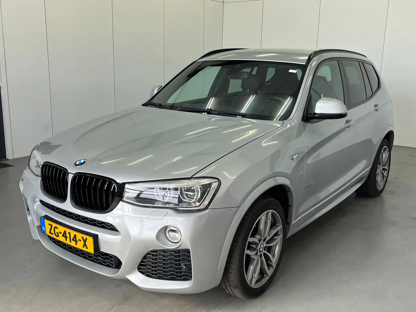 BMW X3 XDrive30d High Executive / M-Sport / Head-Up / Cam Grijs - 2
