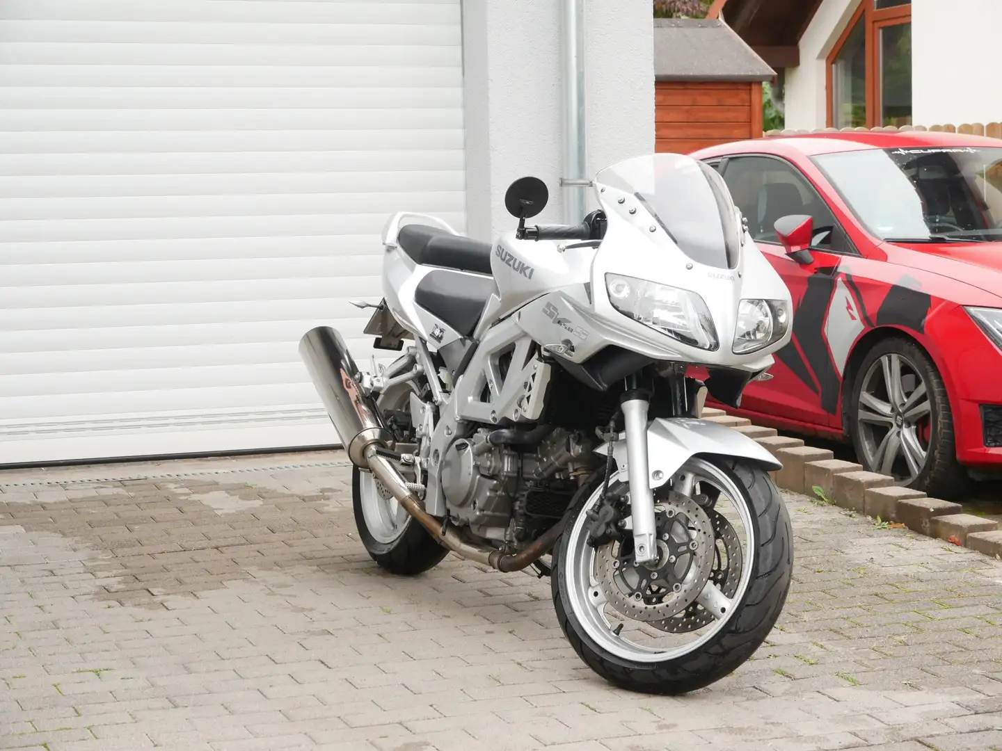 Suzuki SV 650 Stříbrná - 2