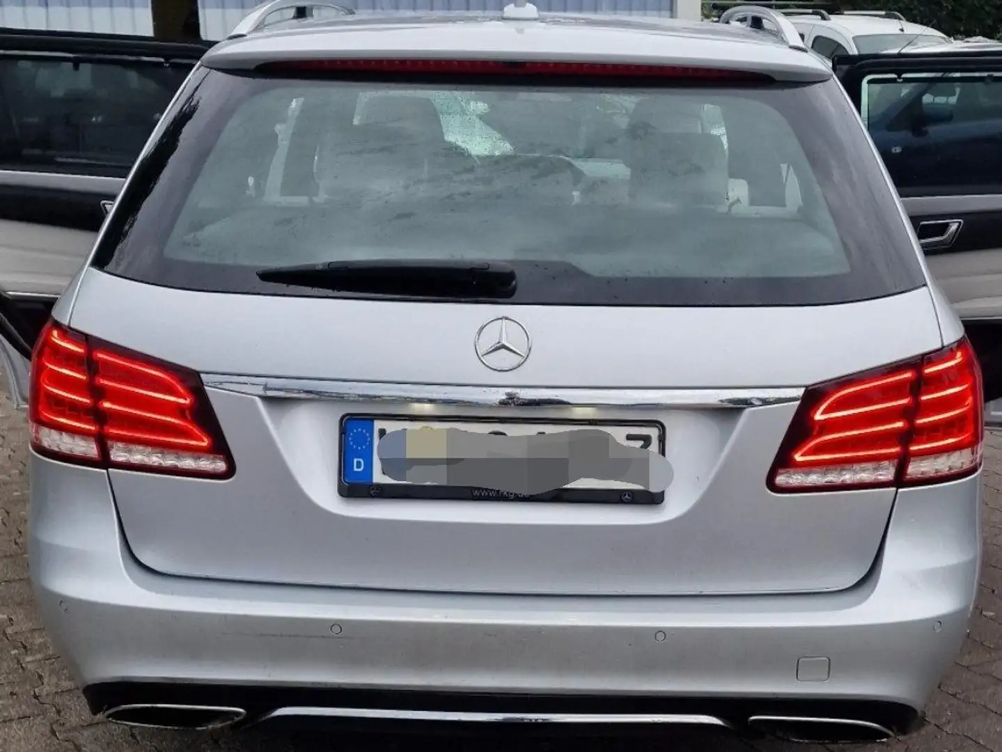 Mercedes-Benz E 250 E 250 CDI BlueEfficiency (212.203) Silber - 2