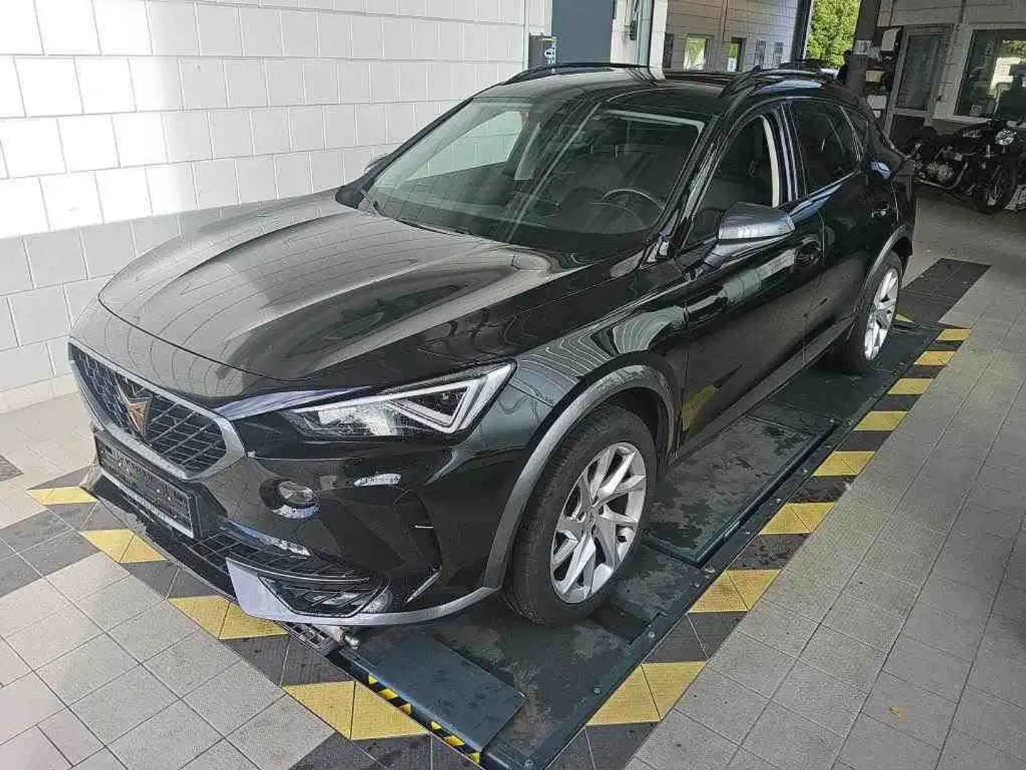 CUPRA Formentor 1.5 TSI DSG Schwarz - 2