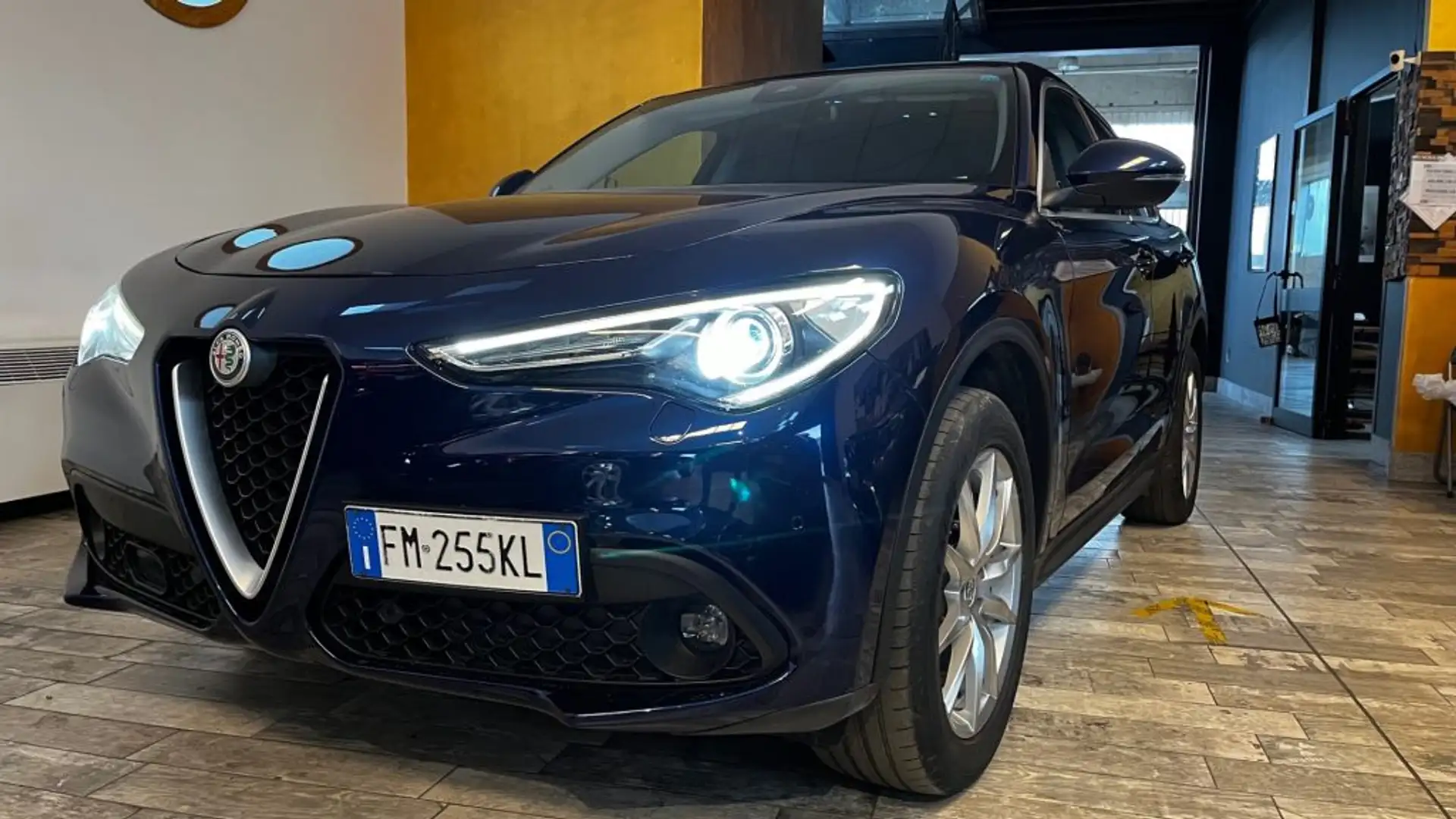 Alfa Romeo Stelvio 2.2 Turbodiesel 210 CV AT8 Q4 Executive- PR VERO Bleu - 1