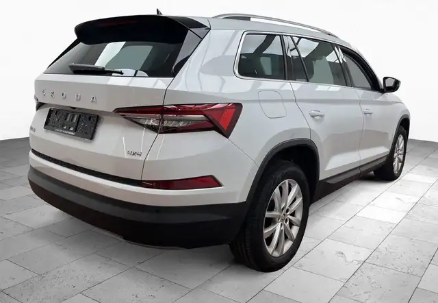 Skoda Kodiaq view 3