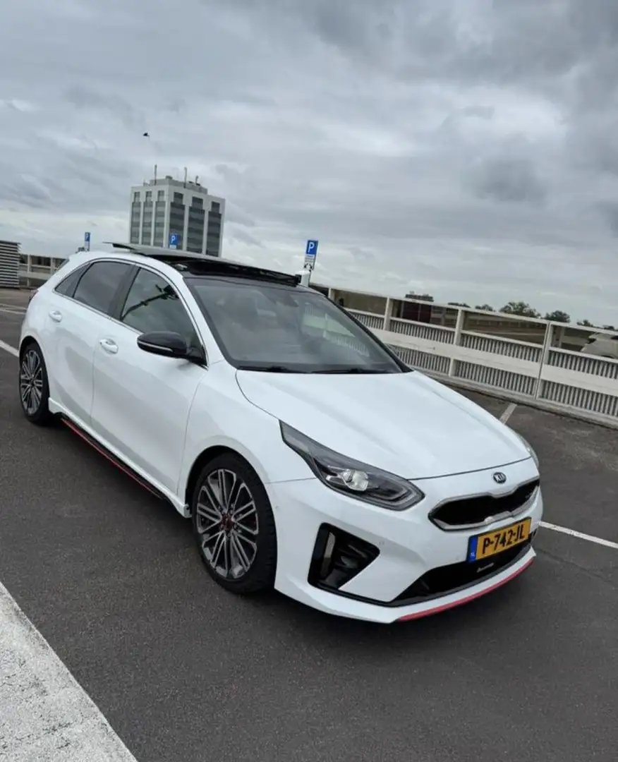 Kia Ceed / cee'd 1.6 T-GDi GT Wit - 1