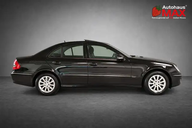 Mercedes-Benz E view 7
