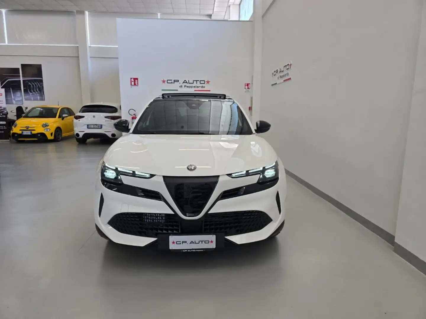 Alfa Romeo Junior 1.2 136 CV Hybrid eDCT6 Speciale Bianco - 2