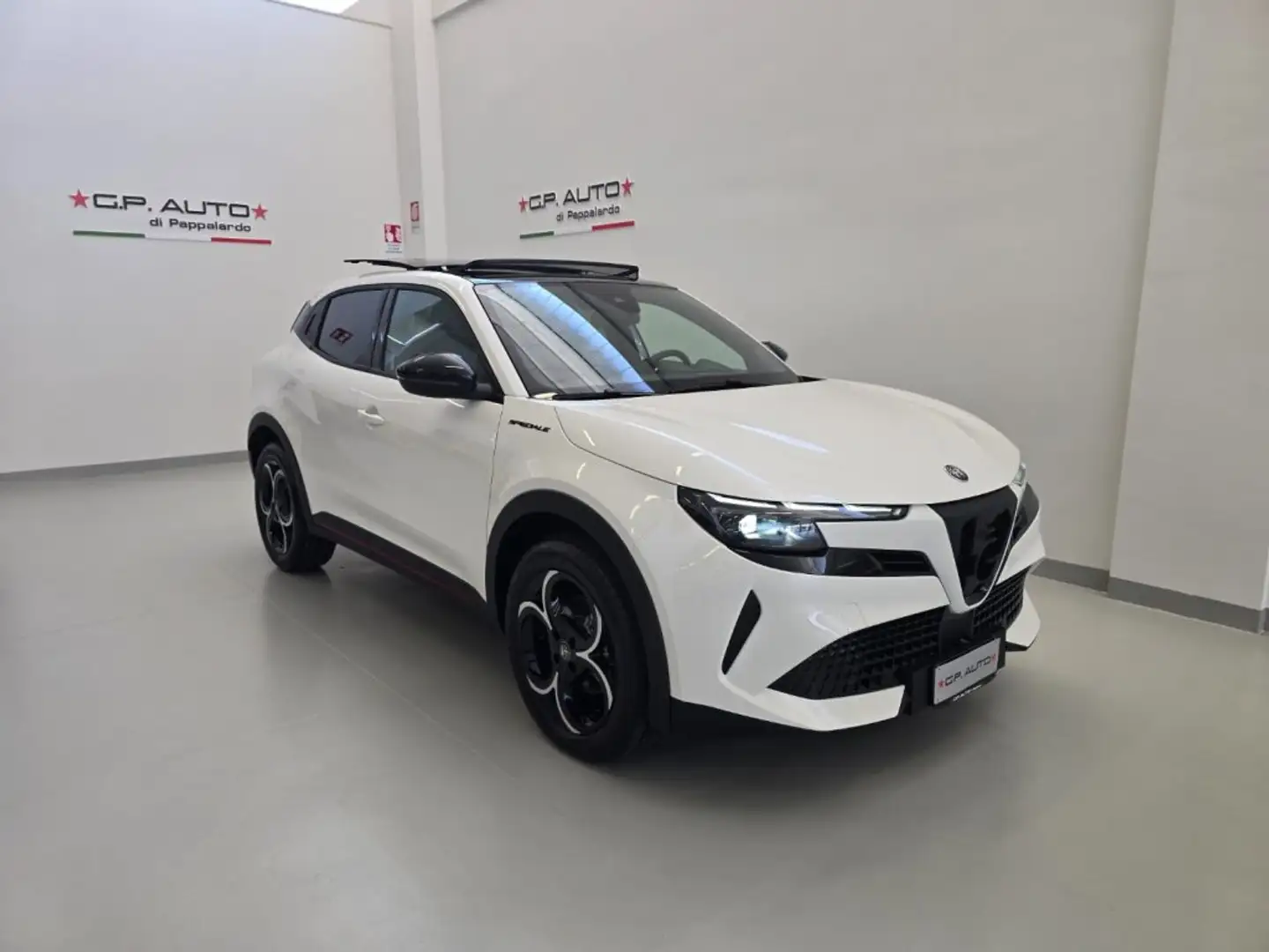 Alfa Romeo Junior 1.2 136 CV Hybrid eDCT6 Speciale Bianco - 1