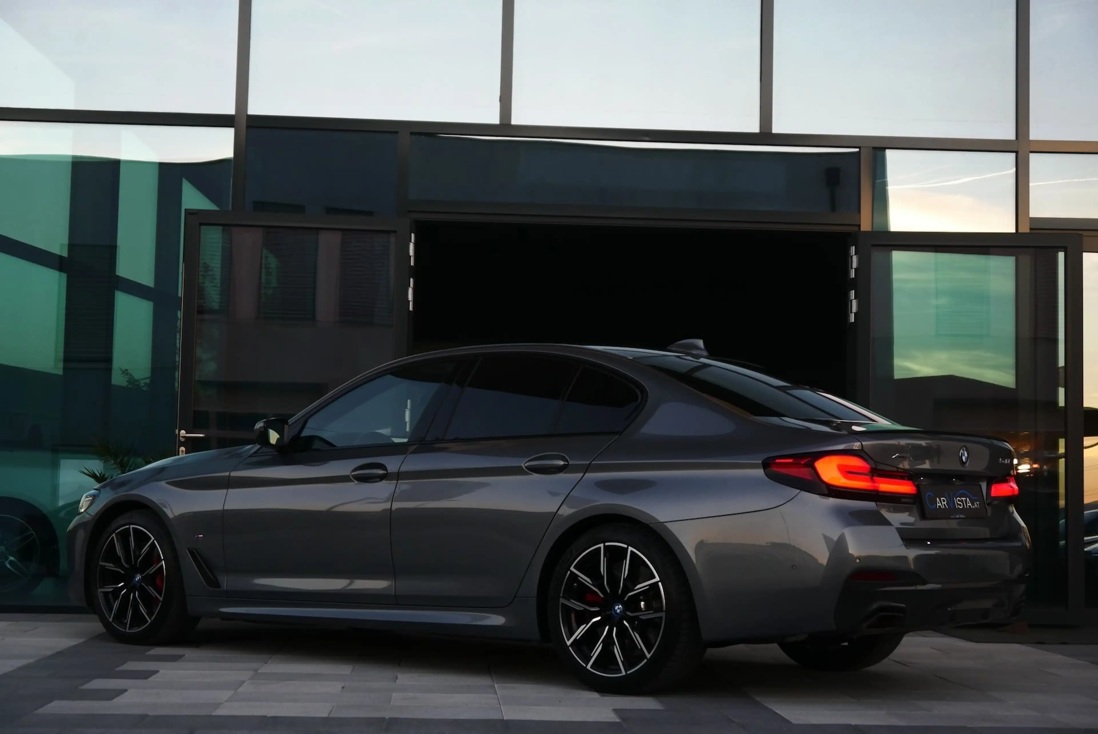 BMW 540 i xDrive M-Sport Pro *Integral-Aktivlenkung* — photo 9