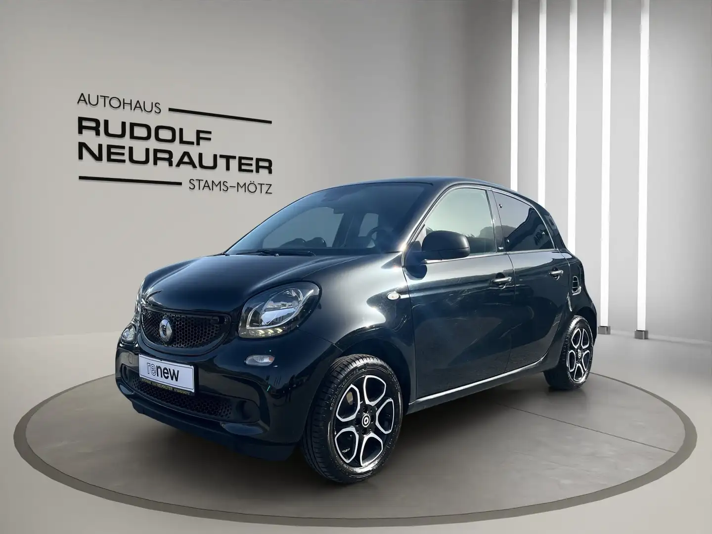 smart forFour Basis 52 kW (453.042) Schwarz - 1