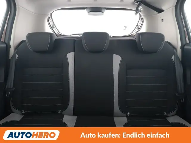 Dacia Sandero view 15