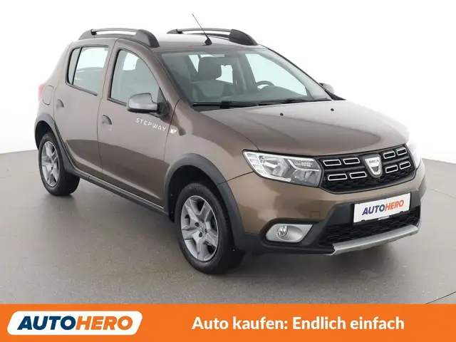 Dacia Sandero view 8
