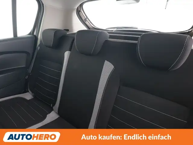 Dacia Sandero view 14
