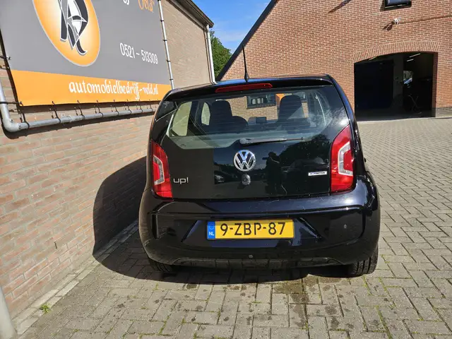 Volkswagen up! view 21
