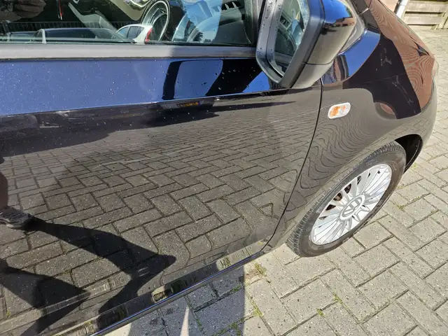 Volkswagen up! view 25