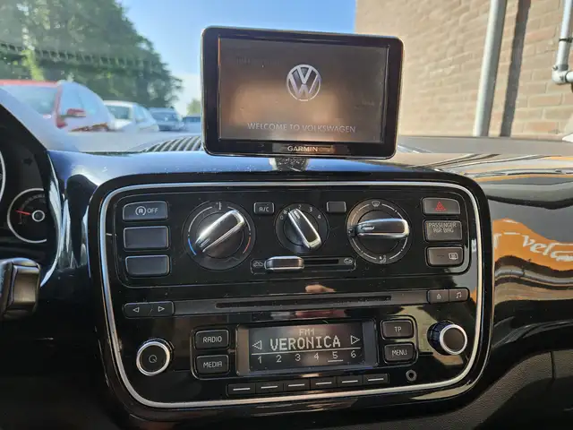 Volkswagen up! view 12