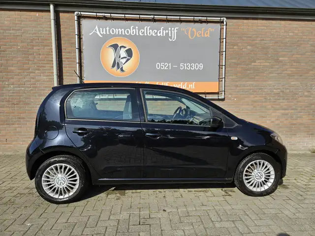 Volkswagen up! view 23