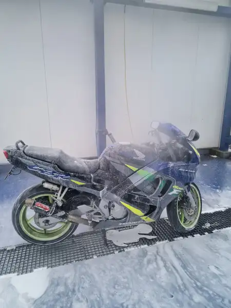 Honda CBR 600 - foto 4