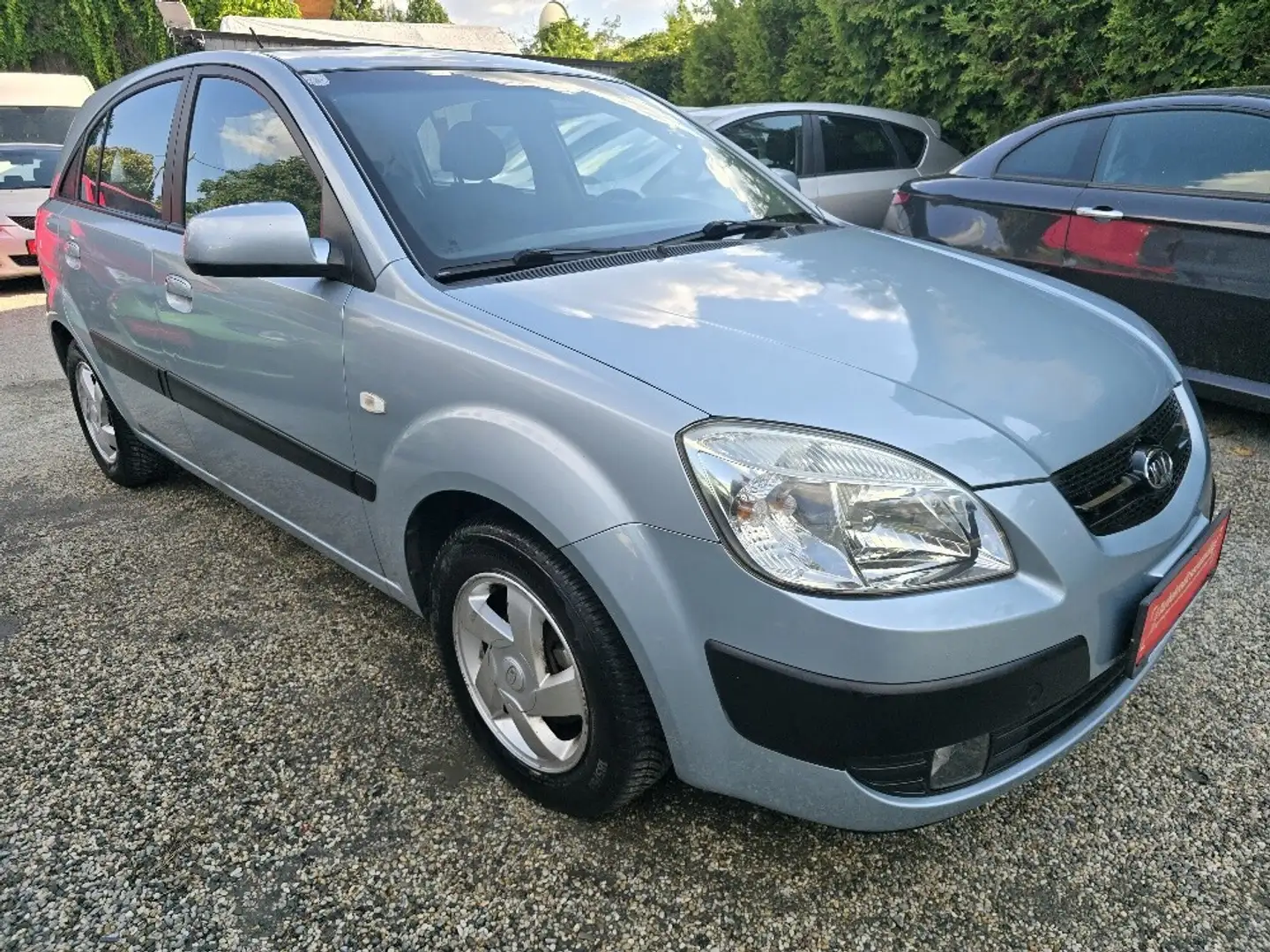 Kia Rio 1,4i Motion Grau - 2
