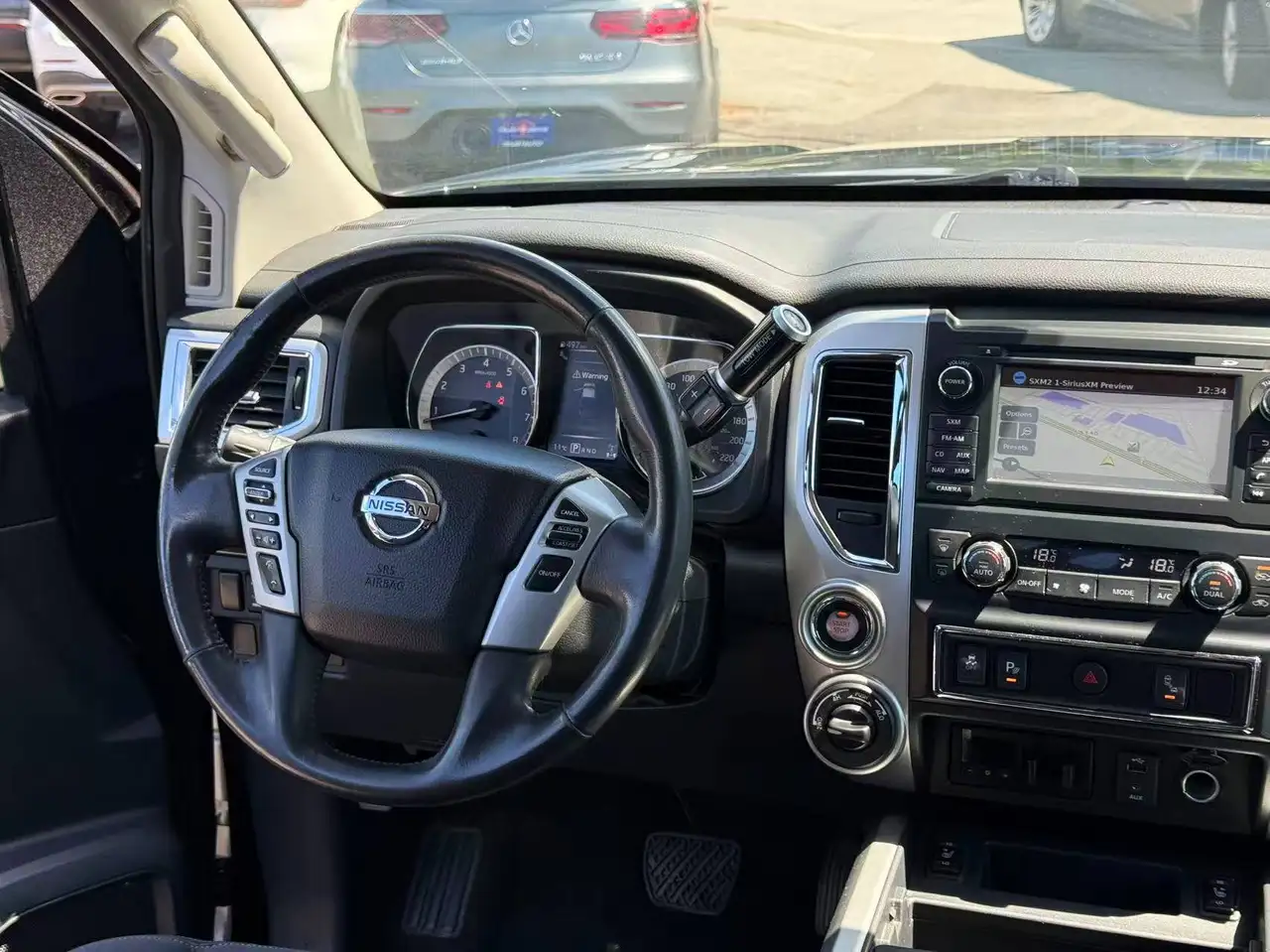 Nissan Titan снимка Nissan Titan