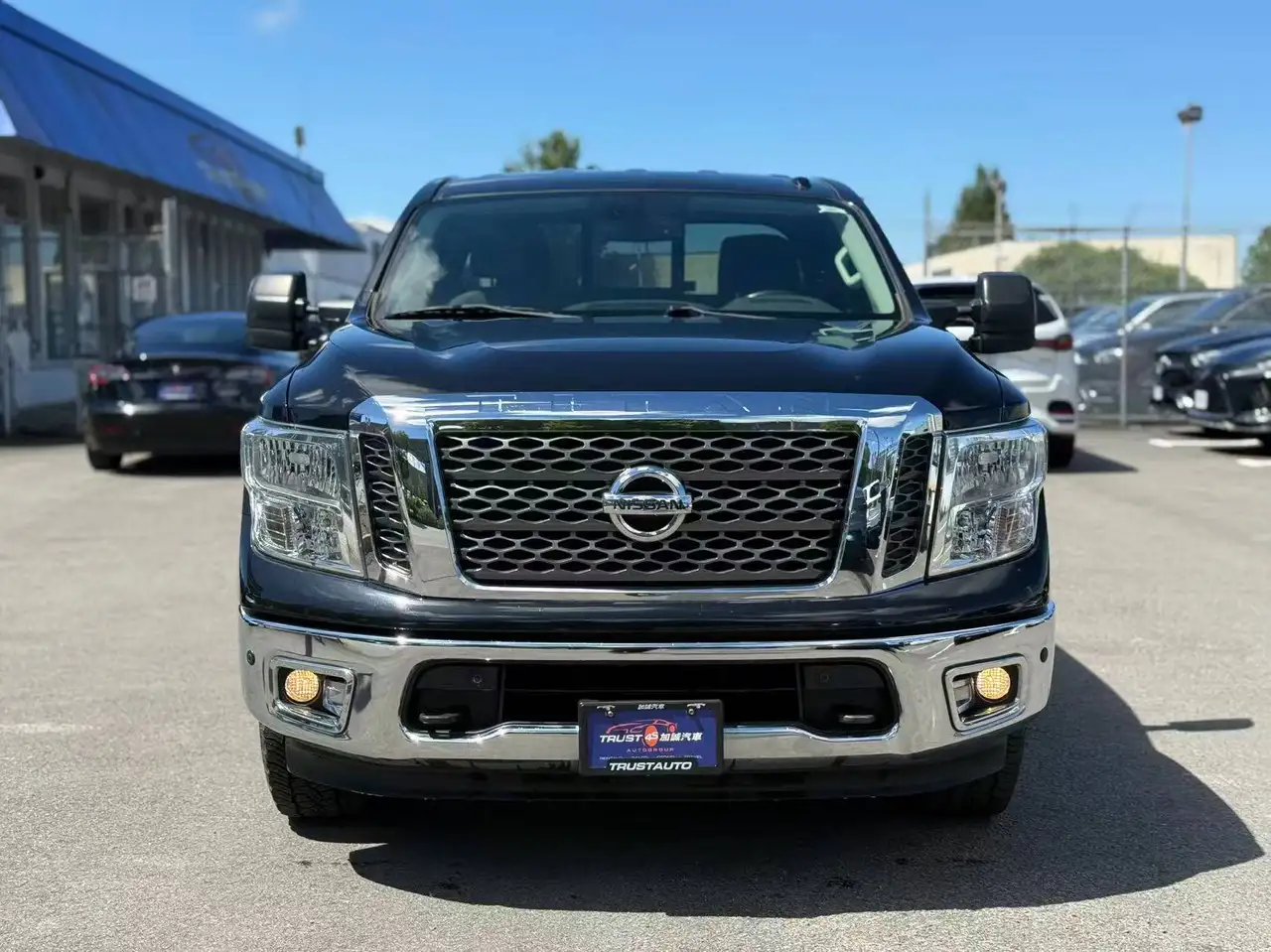 Nissan Titan снимка Nissan Titan