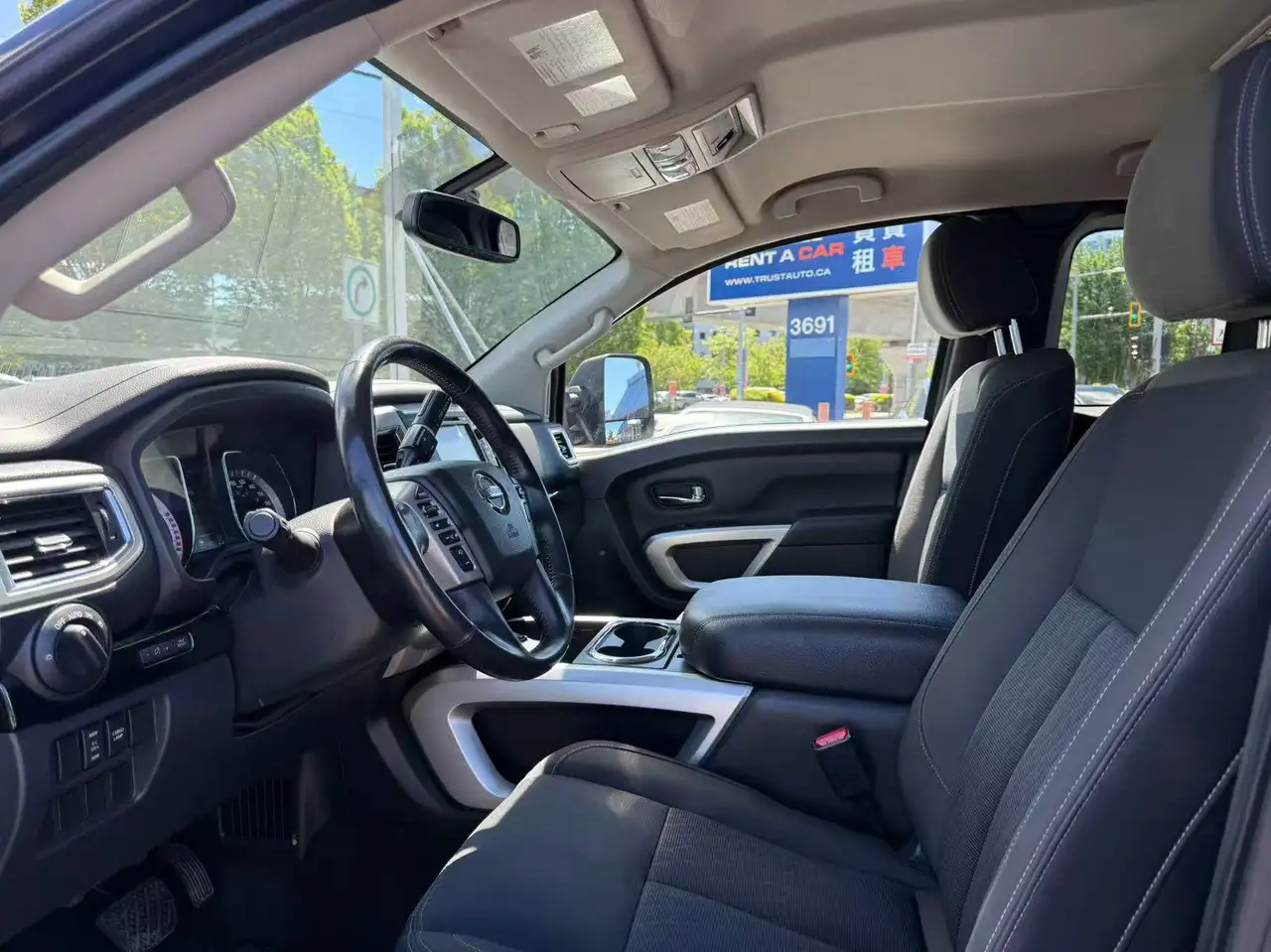 Nissan Titan снимка Nissan Titan