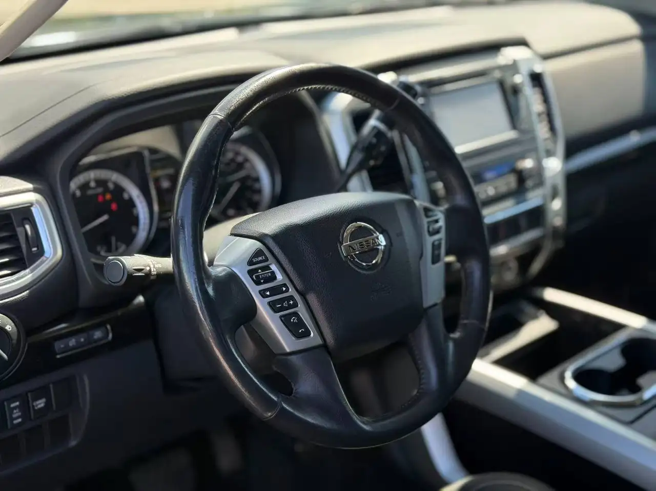 Nissan Titan снимка Nissan Titan