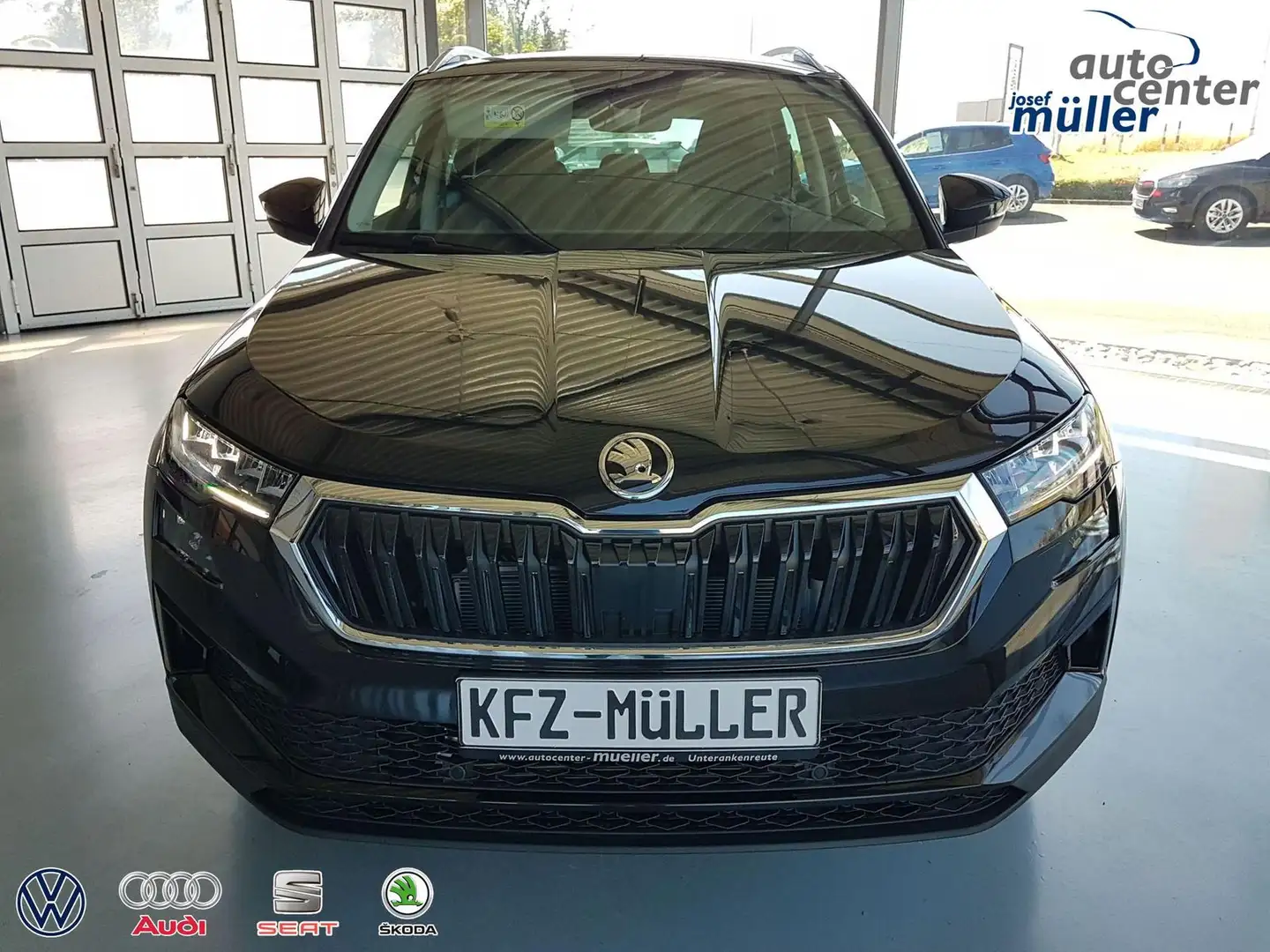 Skoda Karoq 5Jahre/100000km Garantie" DSG" AHK schw... Negro - 2