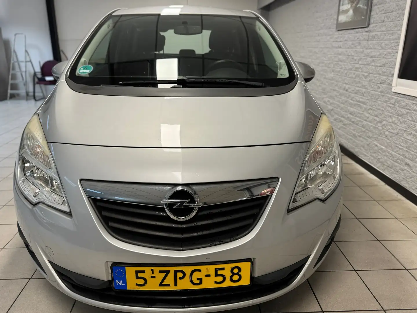 Opel Meriva 1.4 Turbo Cosmo Grau - 2