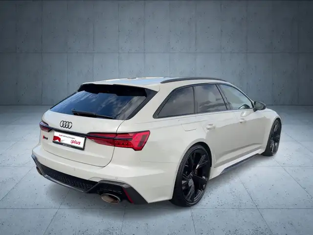 Audi RS6 view 5