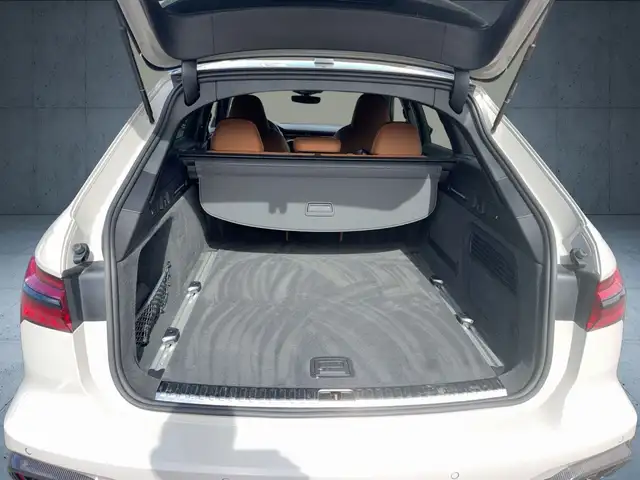 Audi RS6 view 13