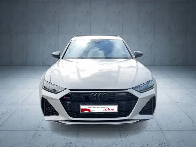 Audi RS6 view 8