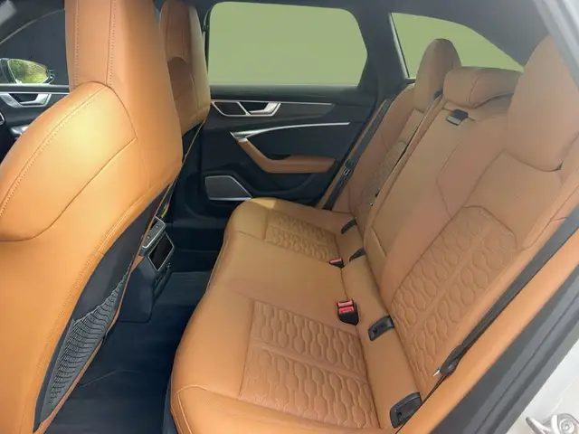 Audi RS6 view 12