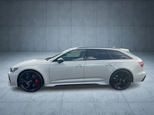 Audi RS6 view 2