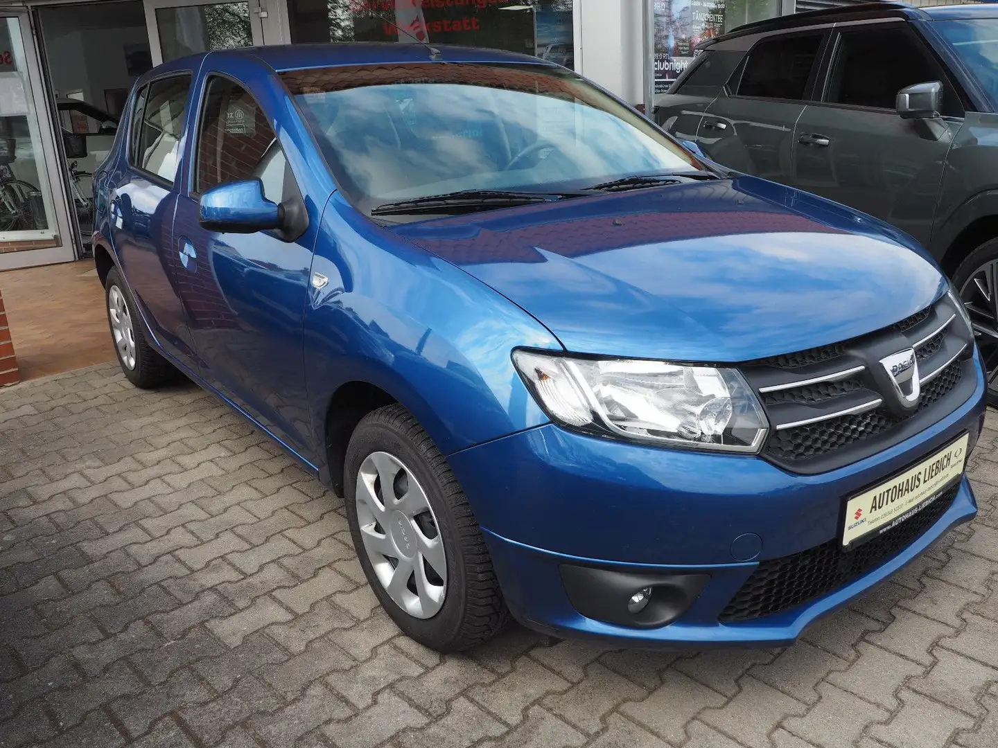 Dacia Sandero 1.2 16V 75 Klima Blauw - 1