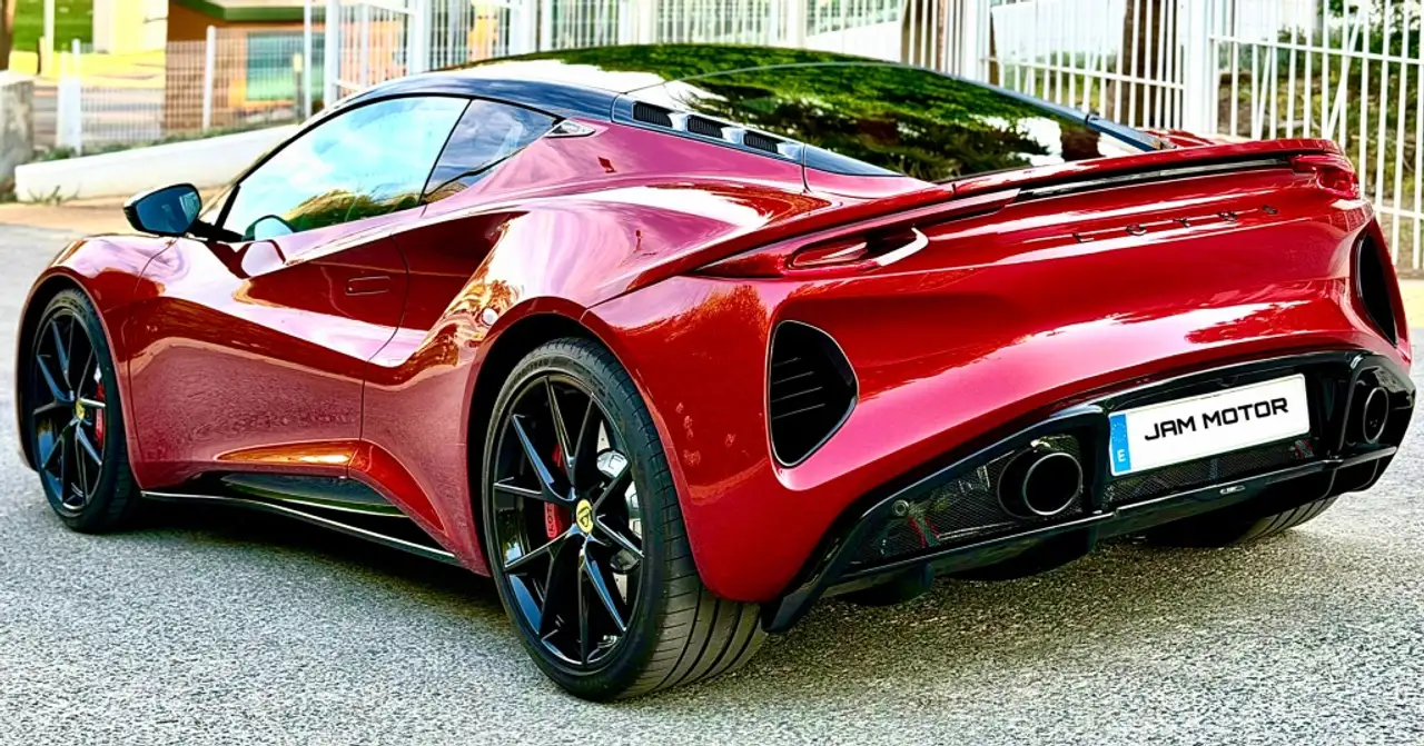 Lotus Emira 2023