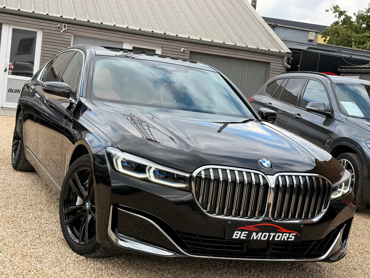 BMW 745 E X-DRIVE / TOIT OUVRANT / CAMERA 360° / HEAD-UP / KEYLESS / DISTRONIC / PNEUMATIC / SOFTCLOSE / SIDE ASSIST / PARK AS. Schwarz - 2