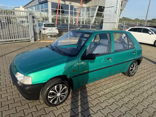 Peugeot 106 . 1.Hand / TÜV bis 03/2028