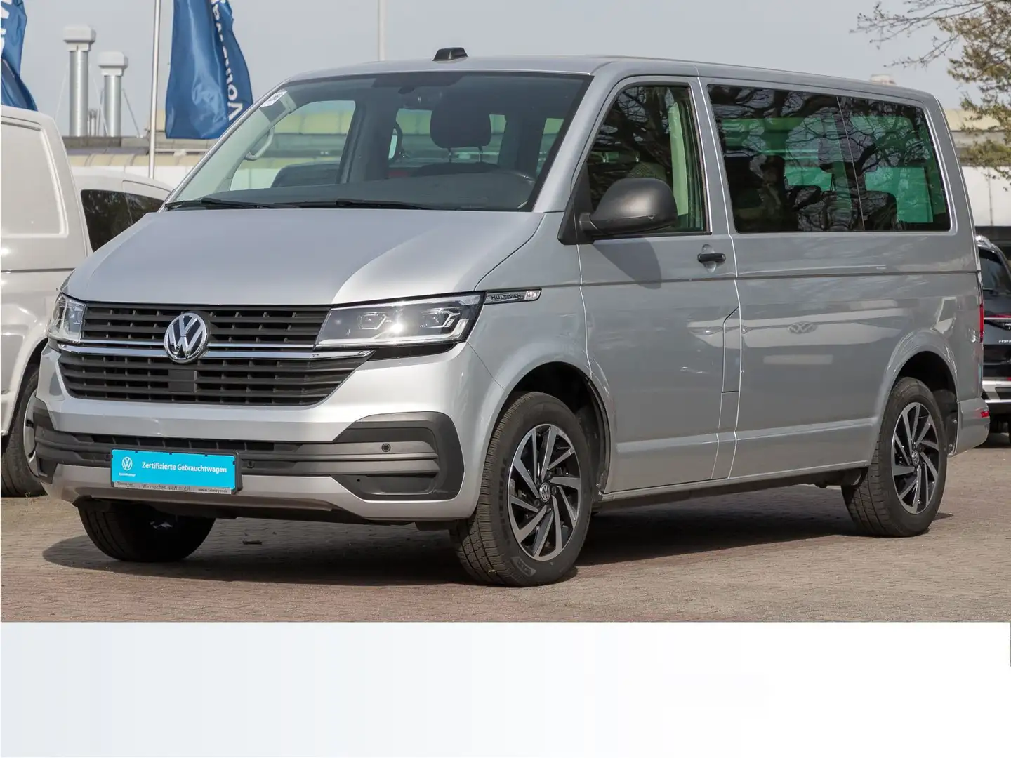 Volkswagen T6.1 Multivan DSG AHK LED CLIMATRONIC Stříbrná - 2