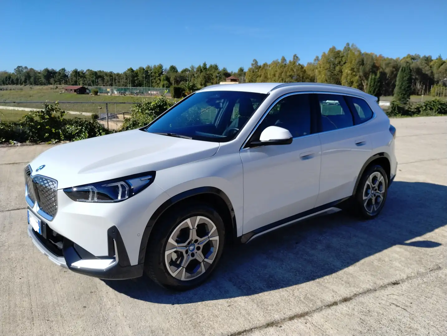 BMW iX1 iX1 edrive 20 Limited Edition X-Line Bianco - 1