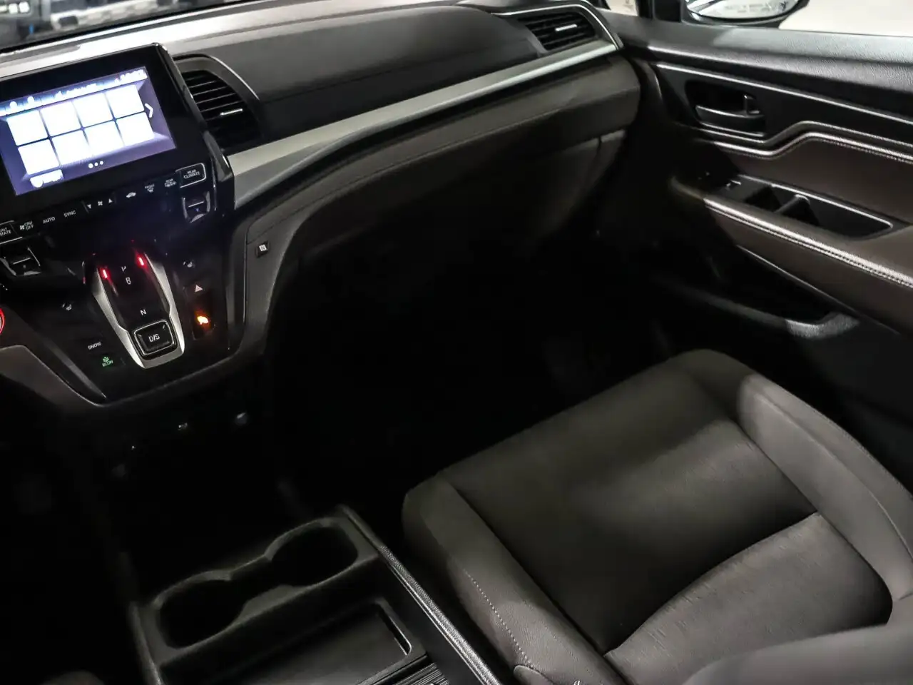 Honda Odyssey снимка Honda Odyssey