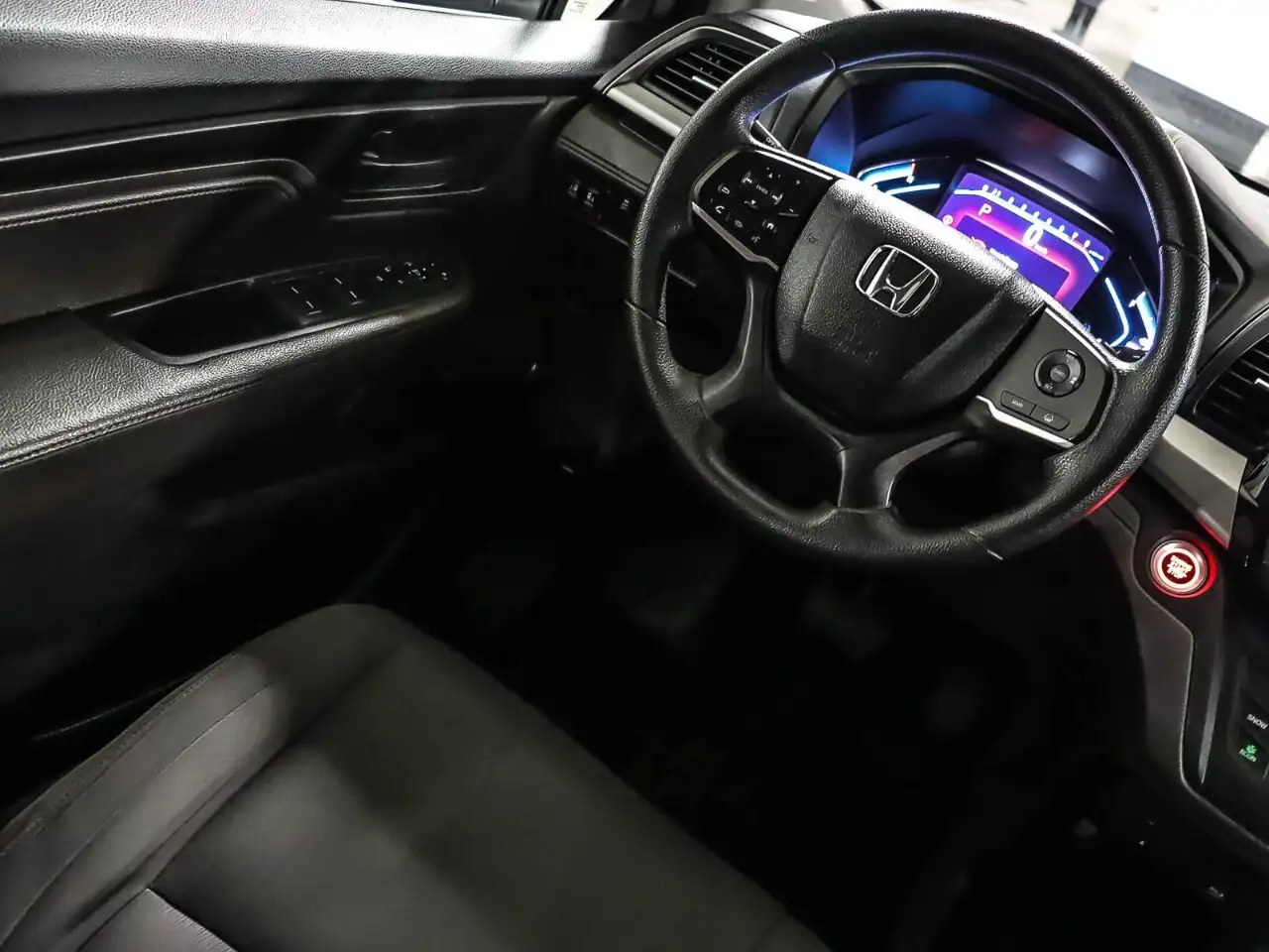 Honda Odyssey снимка Honda Odyssey