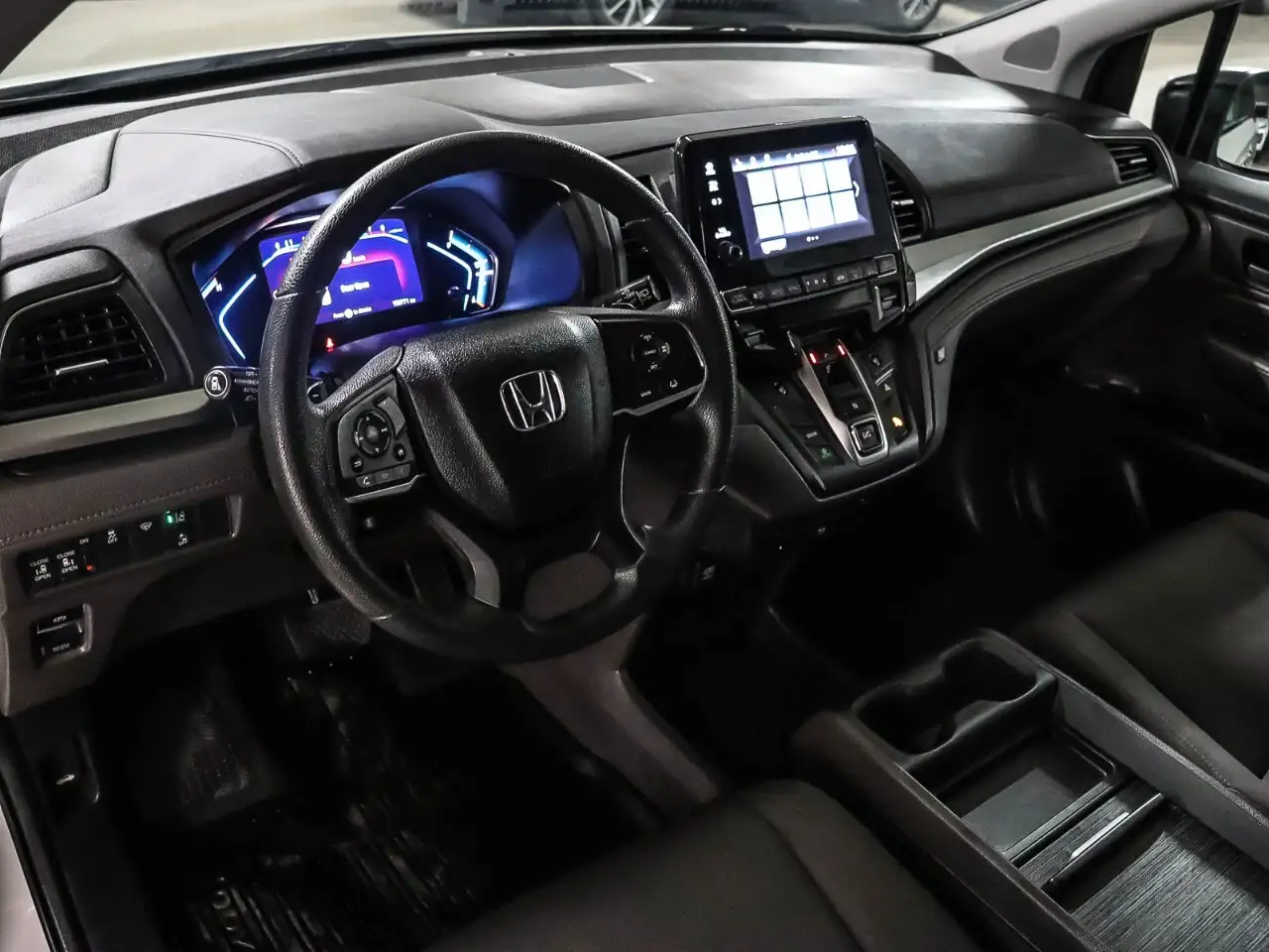 Honda Odyssey снимка Honda Odyssey