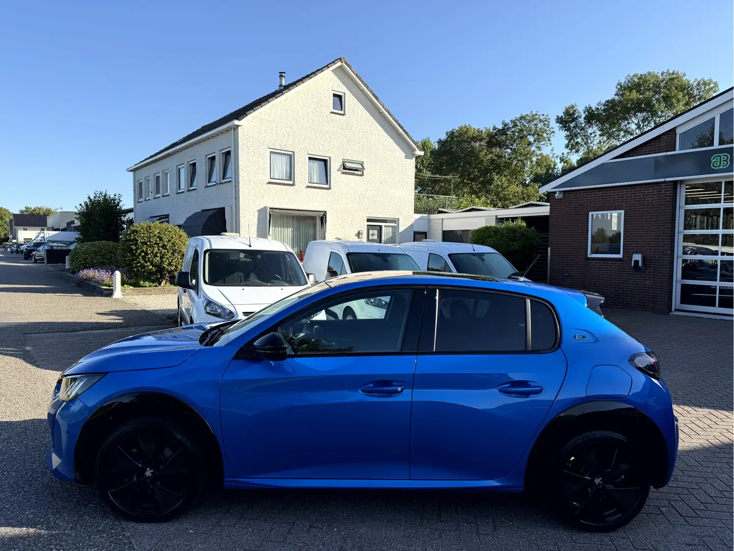 Peugeot e-208 EV GT 350 3-Fase, Panoramadak, Camera, Adap.Cruise Bleu - 2