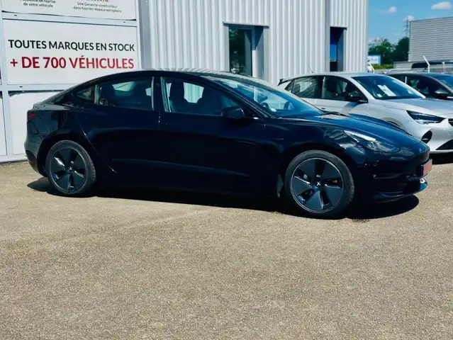 Tesla Model 3 view 2