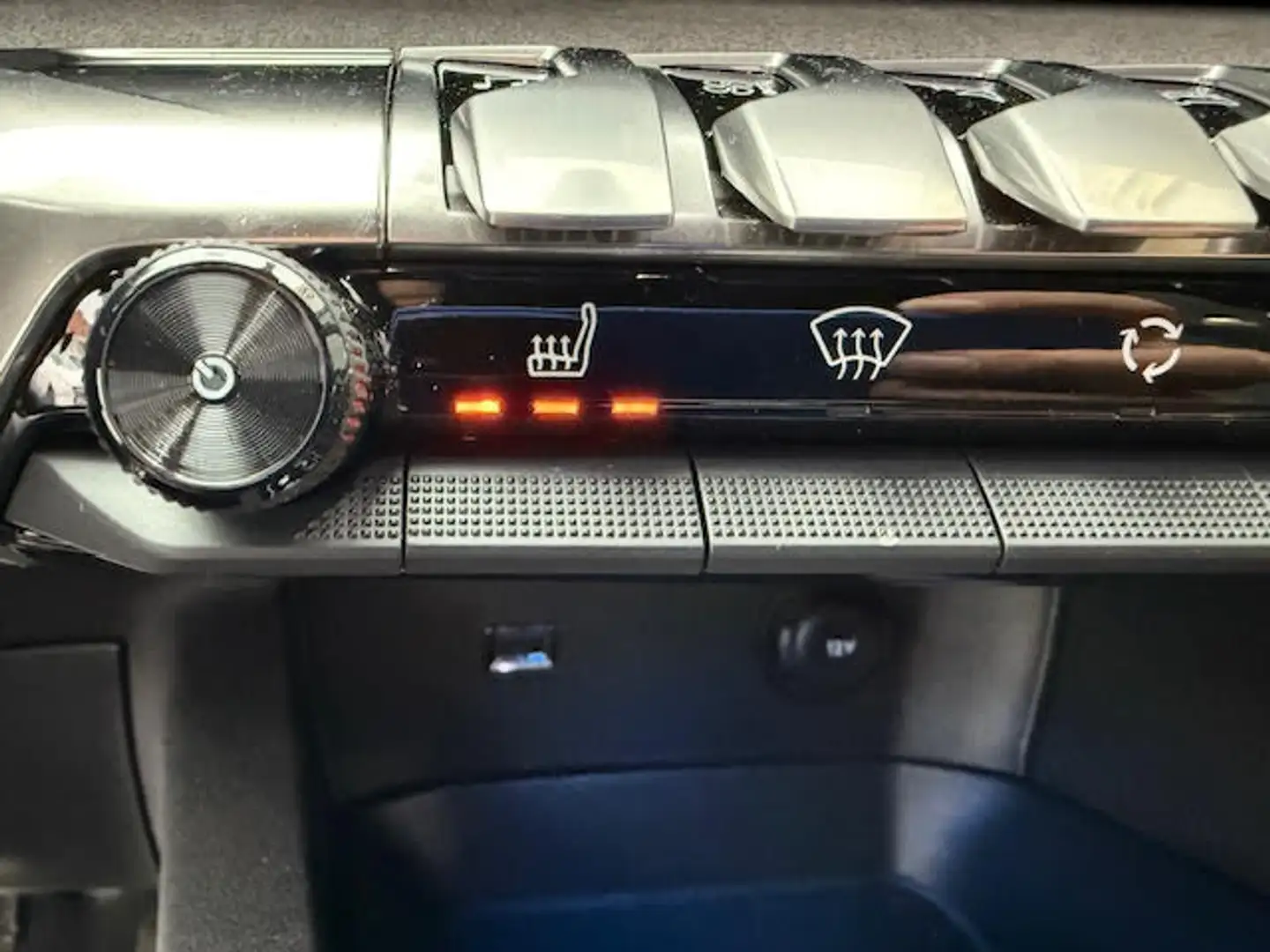 Peugeot 3008 HYBRID 136 GT E-DCS6 Noir - 2