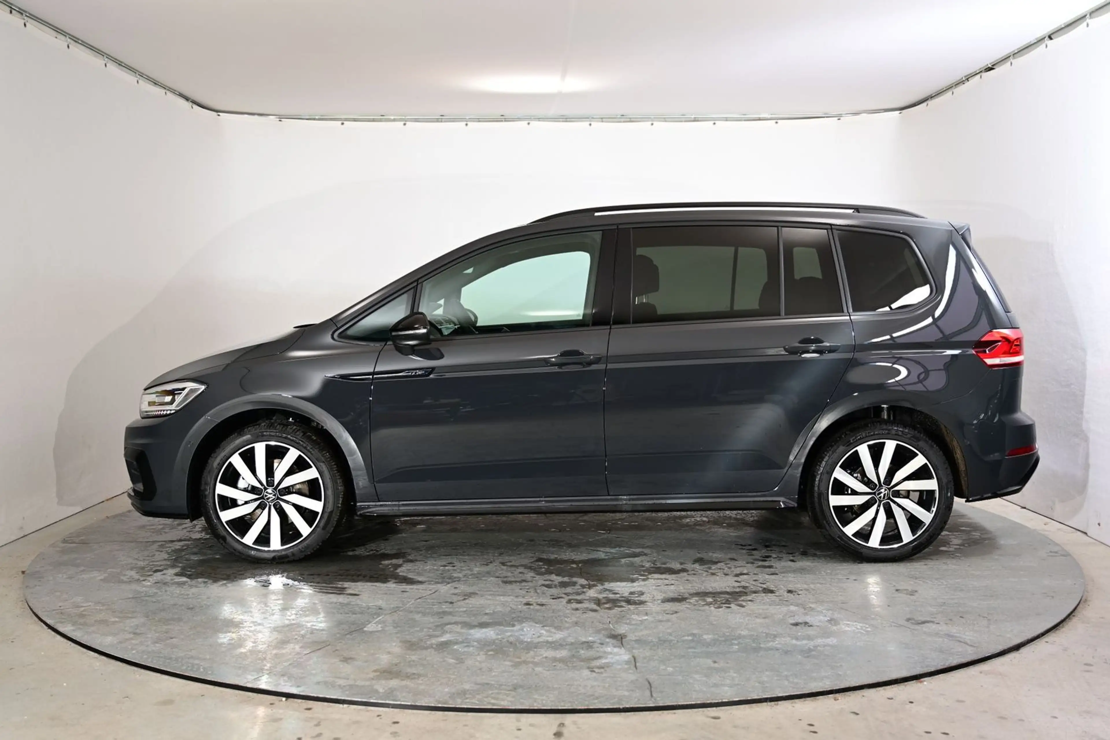 Volkswagen Touran Highline R-Line ACC|AHK|RFK|PANO|7-Sit... — photo 2