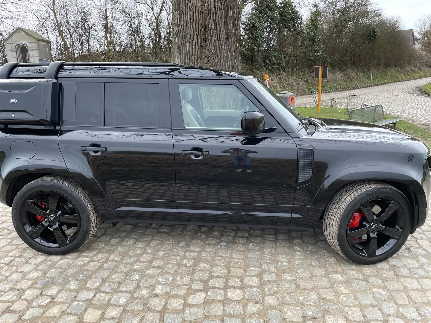 Land Rover Defender 110 D300 X-Dynamic HSE “ met garantie tot 01/26 - 1