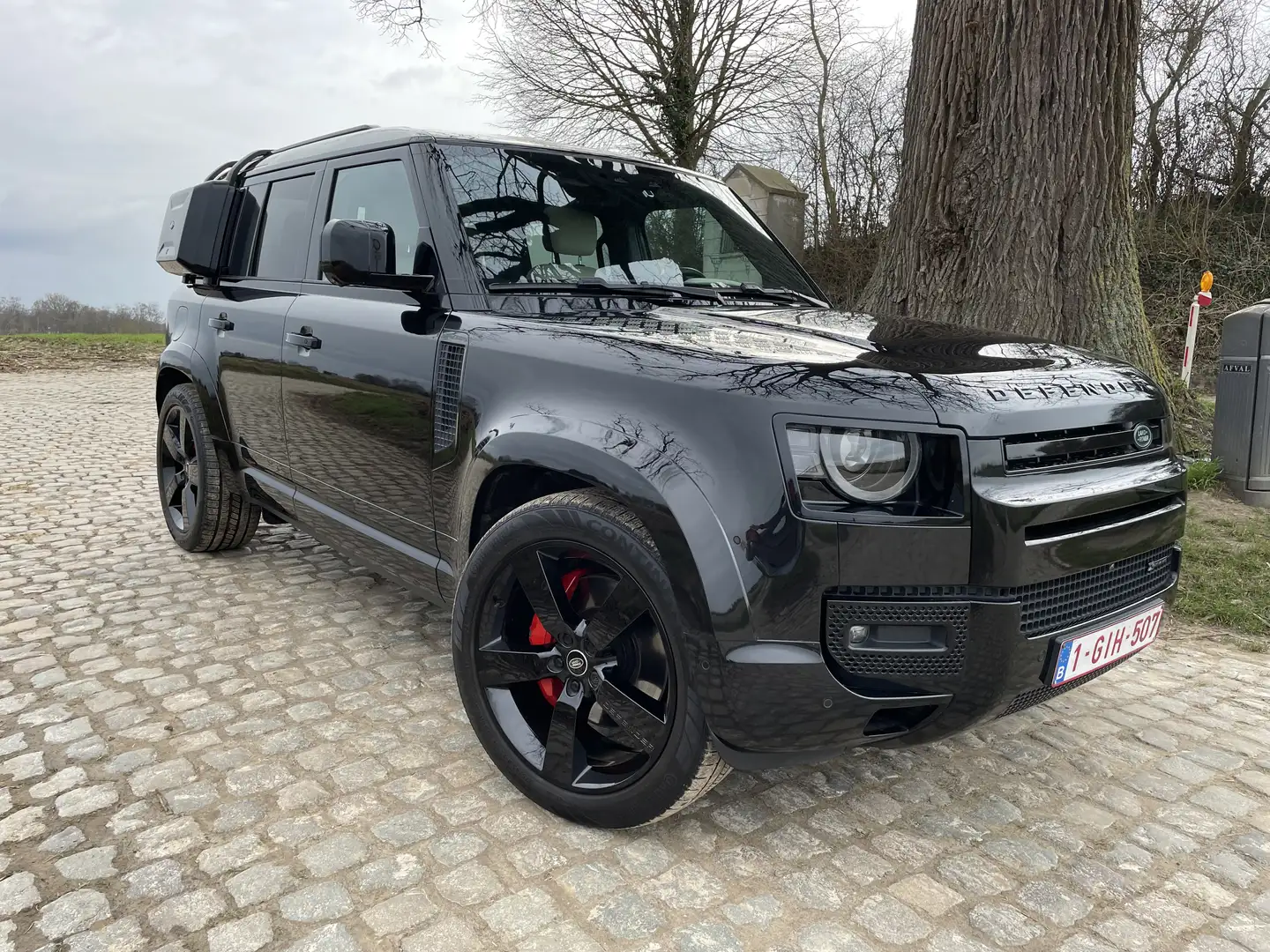 Land Rover Defender 110 D300 X-Dynamic HSE “ met garantie tot 01/26 - 2